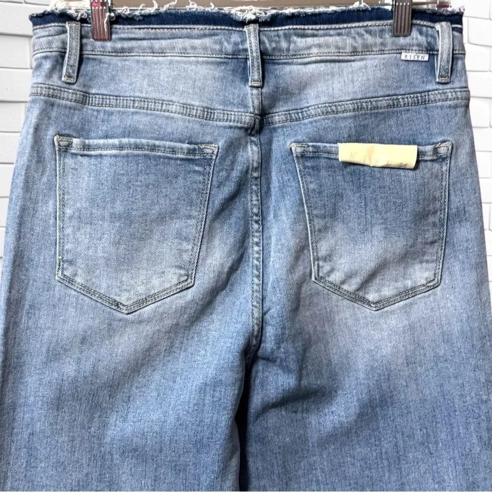 Risen High Rise Crop Flare Frayed Hem Light Wash Jeans Size 13/31 – NWT